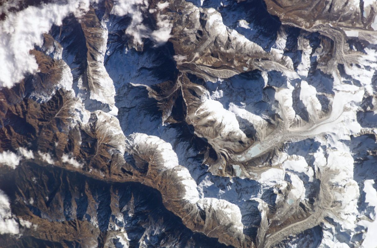 Nasa  ISS006-E-15488 Rolwaling Valley, Gauri Shankar, Menluntgse 